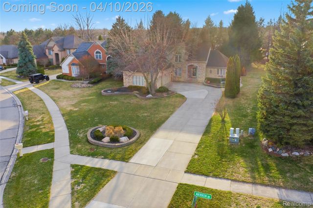 56891 Aberdeen Drive, Shelby Charter Township, MI 48316