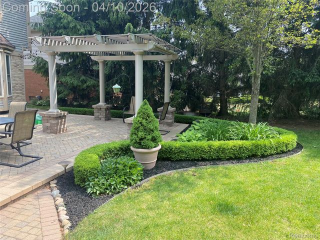 56891 Aberdeen Drive, Shelby Charter Township, MI 48316