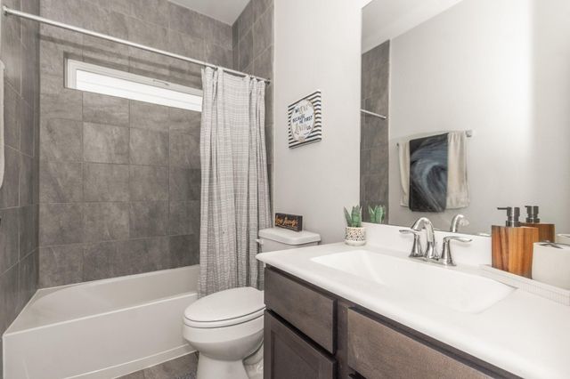 1869 Kenley Way, Alvin, TX 77511
