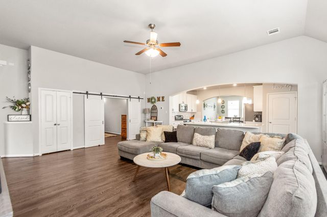 1869 Kenley Way, Alvin, TX 77511