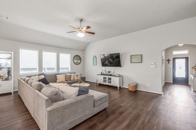 1869 Kenley Way, Alvin, TX 77511