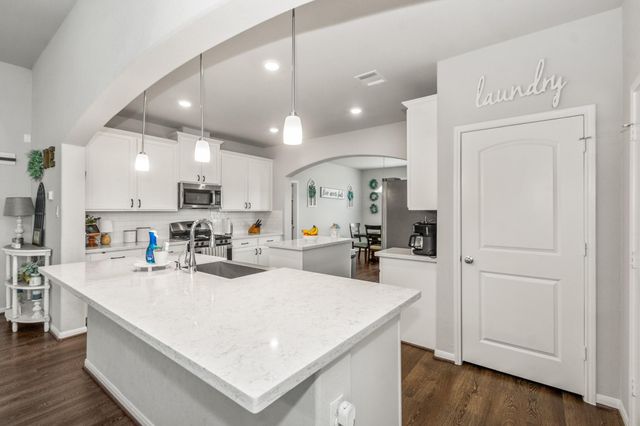 1869 Kenley Way, Alvin, TX 77511