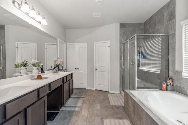 1869 Kenley Way, Alvin, TX 77511