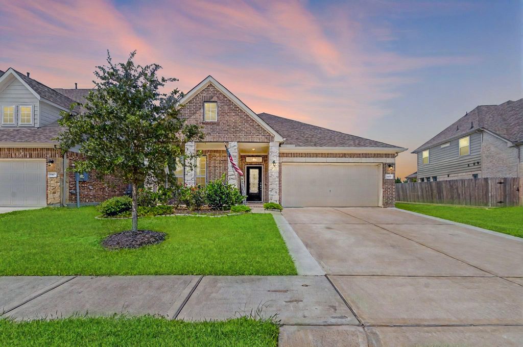 1869 Kenley Way, Alvin, TX 77511