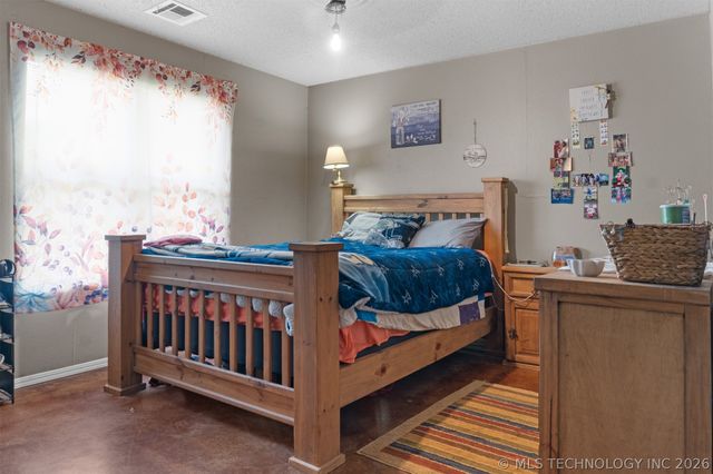 32 Quail Drive, Mead, OK 74701