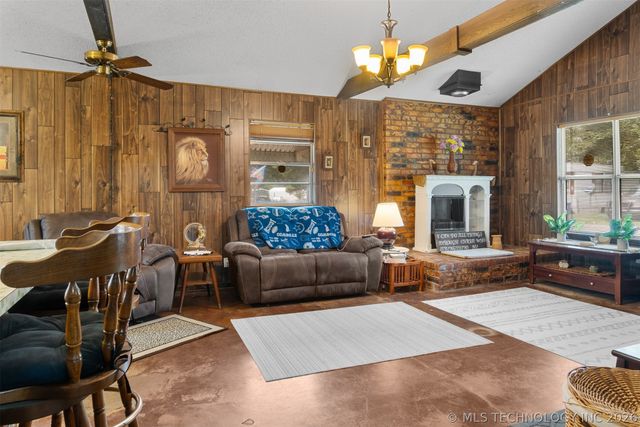 32 Quail Drive, Mead, OK 74701