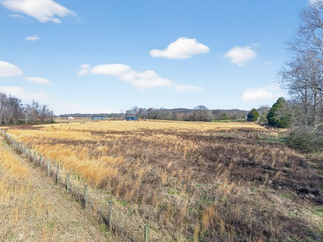 4956 Franks Ferry Rd, Sparta, TN 38583