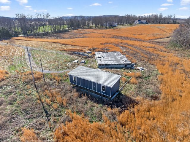 4956 Franks Ferry Rd, Sparta, TN 38583