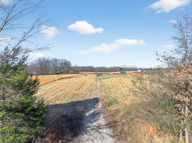 4956 Franks Ferry Rd, Sparta, TN 38583