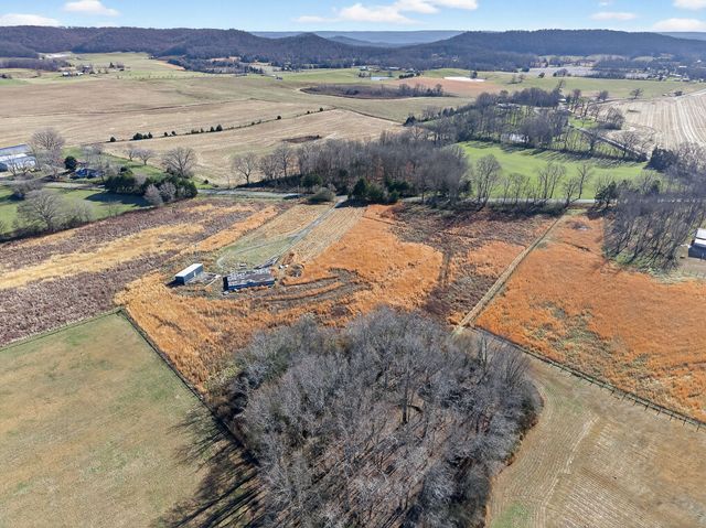 4956 Franks Ferry Rd, Sparta, TN 38583