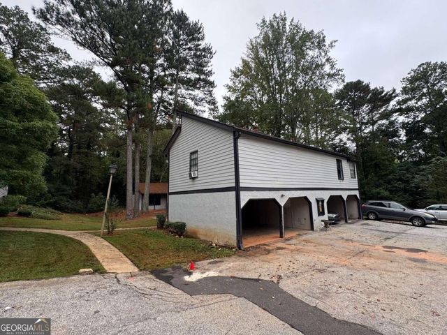 1413 STONE MILL Trace, Stone Mountain, GA 30083