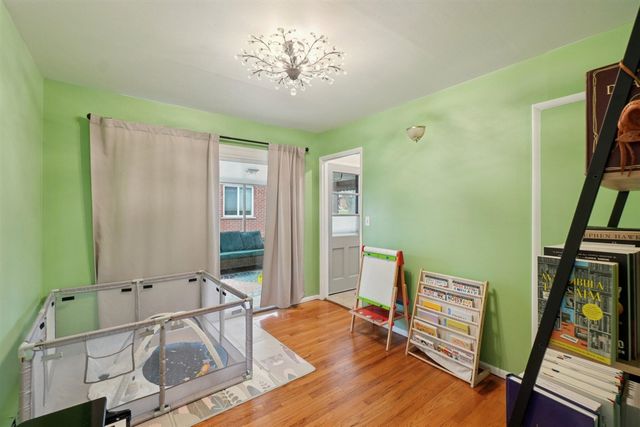 286 Lawson Street, Saline, MI 48176