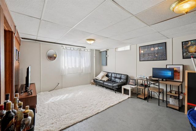 286 Lawson Street, Saline, MI 48176