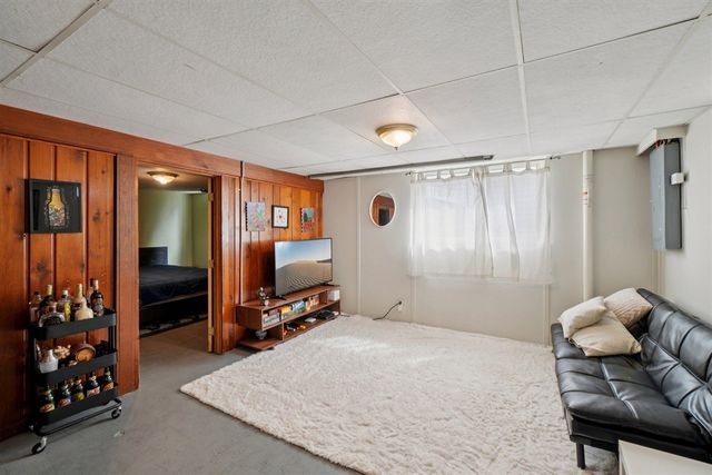 286 Lawson Street, Saline, MI 48176