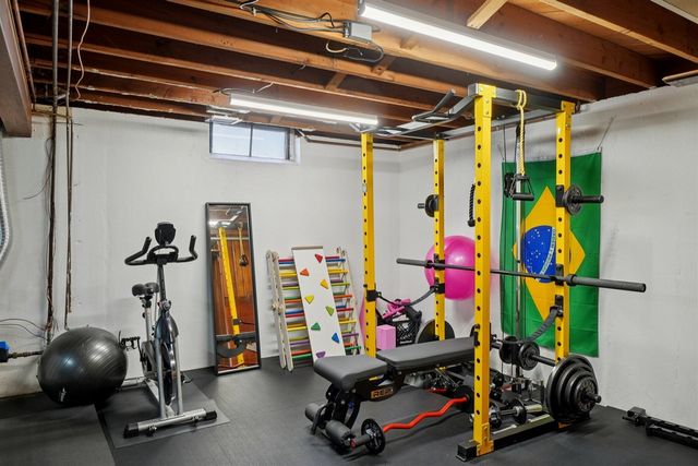 286 Lawson Street, Saline, MI 48176