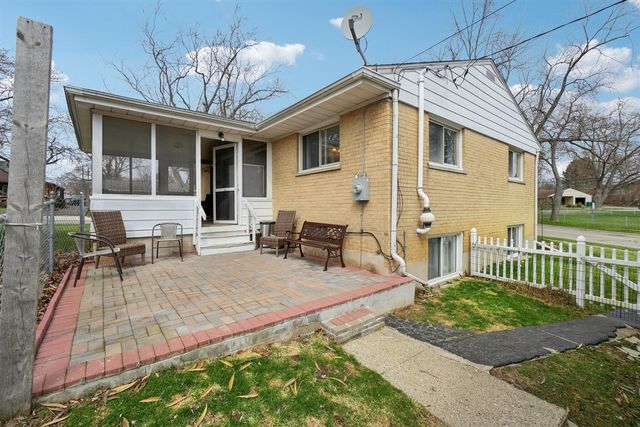 286 Lawson Street, Saline, MI 48176