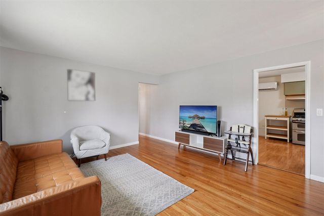 286 Lawson Street, Saline, MI 48176