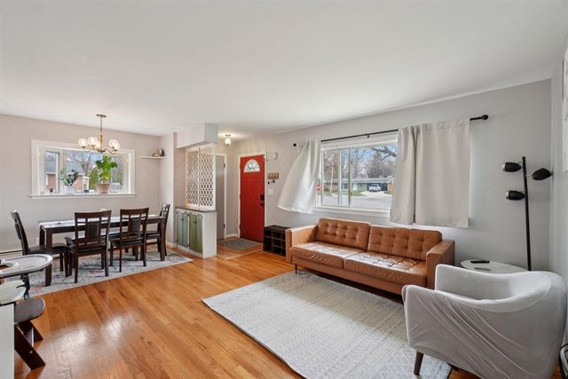 286 Lawson Street, Saline, MI 48176