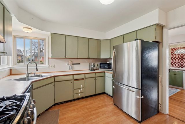 286 Lawson Street, Saline, MI 48176