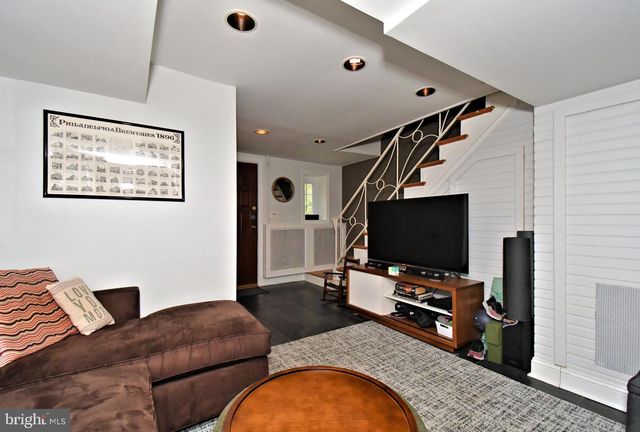 7805 SPRING AVE, Elkins Park, PA 19027