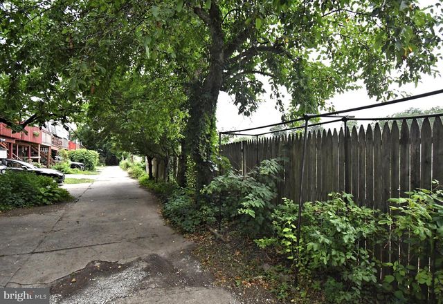 7805 SPRING AVE, Elkins Park, PA 19027