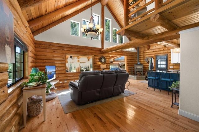 487 Wagon Trail, Jacksonville, OR 97530