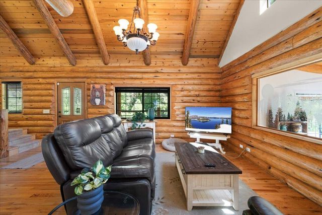 487 Wagon Trail, Jacksonville, OR 97530