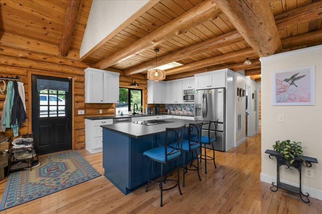 487 Wagon Trail, Jacksonville, OR 97530