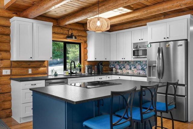 487 Wagon Trail, Jacksonville, OR 97530