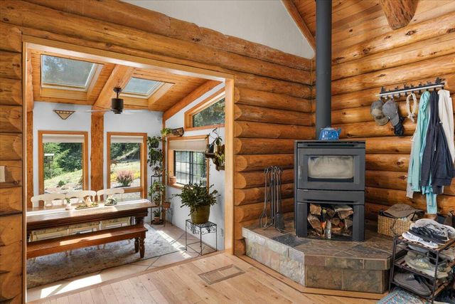 487 Wagon Trail, Jacksonville, OR 97530