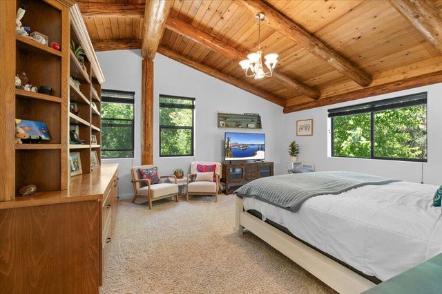 487 Wagon Trail, Jacksonville, OR 97530