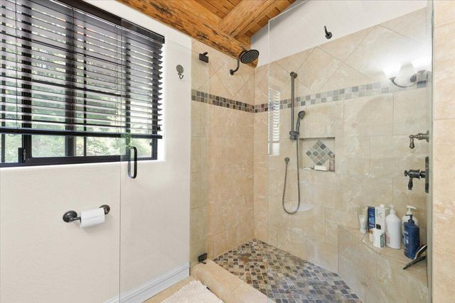 487 Wagon Trail, Jacksonville, OR 97530