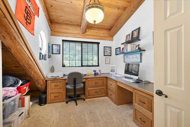 487 Wagon Trail, Jacksonville, OR 97530