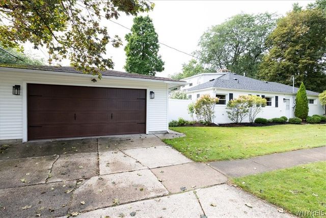 420 Brantwood Road, Amherst, NY 14226