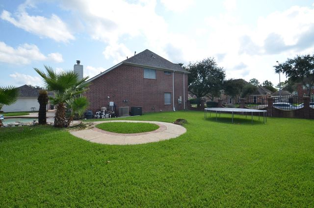 2110 Five Iron Drive, Houston, TX 77089