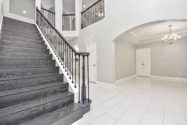 2110 Five Iron Drive, Houston, TX 77089