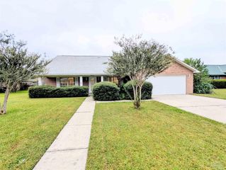 1909 Southwind Cir, Pensacola, FL 32506