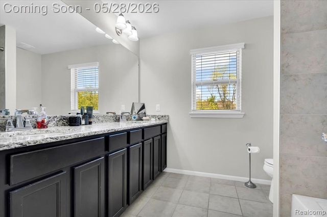2904 Secret Way, Commerce Twp, MI 48390