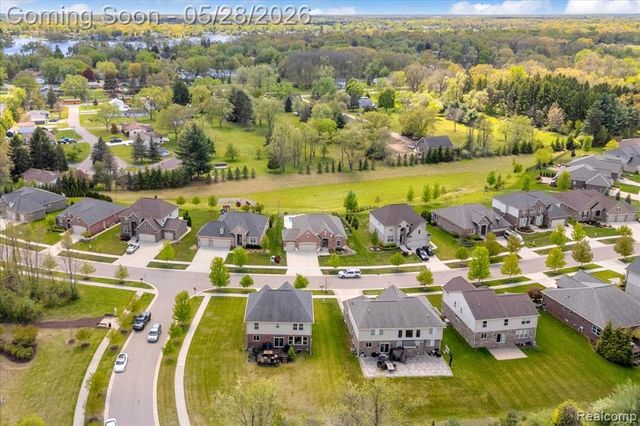 2904 Secret Way, Commerce Twp, MI 48390