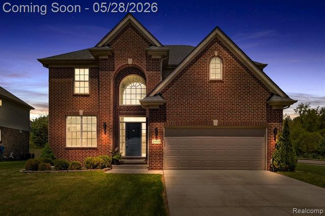 2904 Secret Way, Commerce Twp, MI 48390