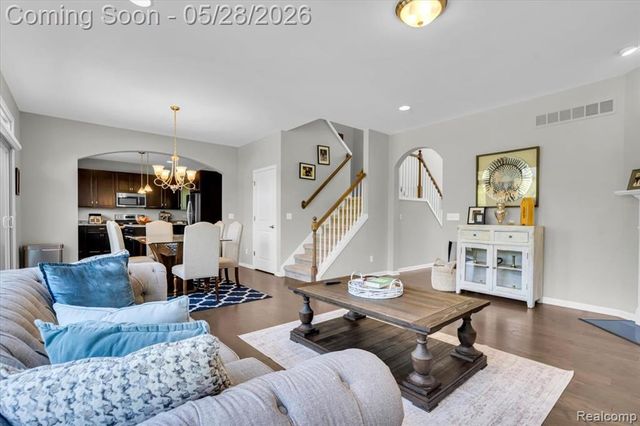 2904 Secret Way, Commerce Twp, MI 48390