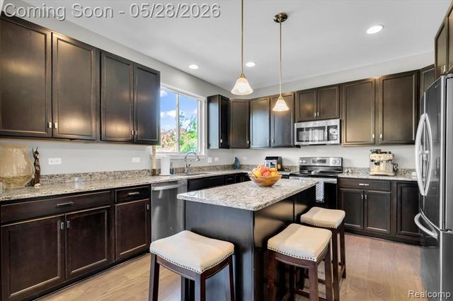2904 Secret Way, Commerce Twp, MI 48390