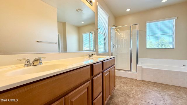 1095 E ROJO Way, Gilbert, AZ 85297