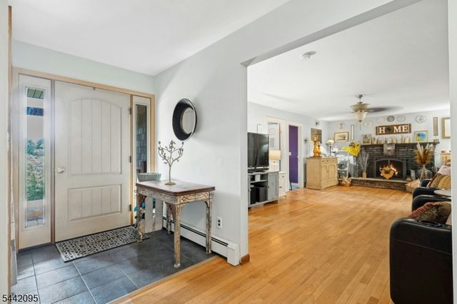 4 Northbrae Dr, Rockaway Twp., NJ 07005
