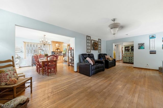 4 Northbrae Dr, Rockaway Twp., NJ 07005
