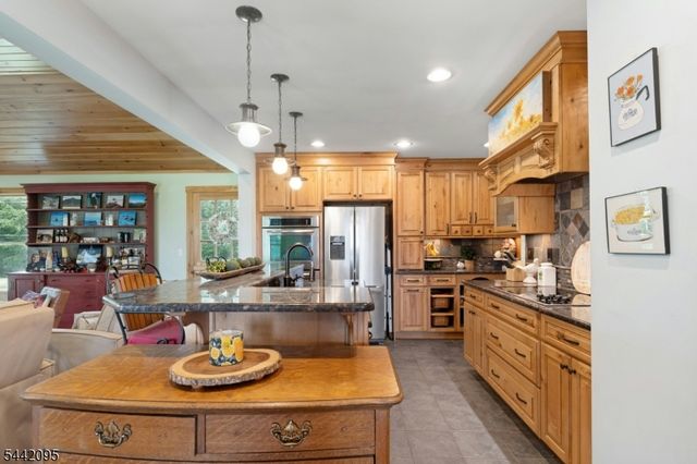 4 Northbrae Dr, Rockaway Twp., NJ 07005