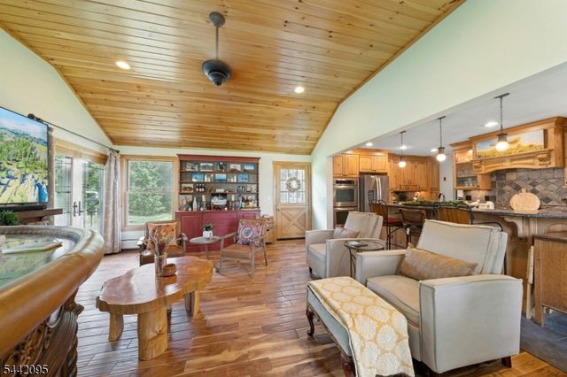 4 Northbrae Dr, Rockaway Twp., NJ 07005