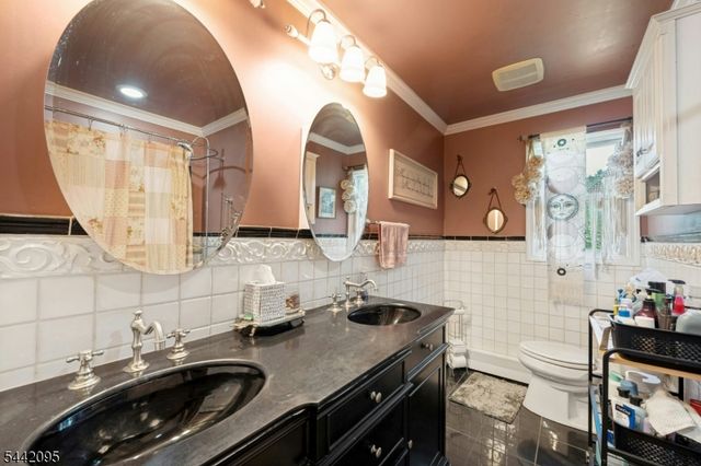4 Northbrae Dr, Rockaway Twp., NJ 07005