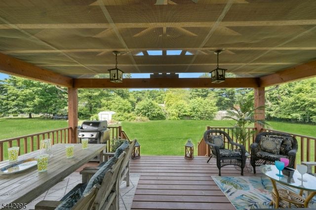 4 Northbrae Dr, Rockaway Twp., NJ 07005
