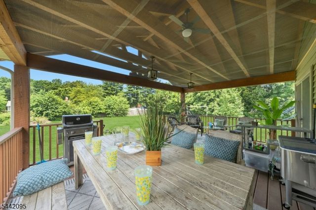 4 Northbrae Dr, Rockaway Twp., NJ 07005
